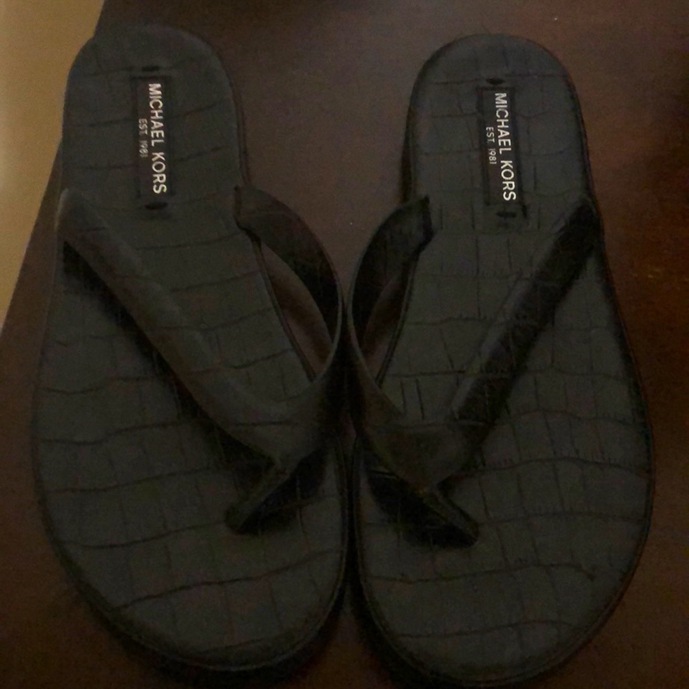 Michael Kors Flip flops